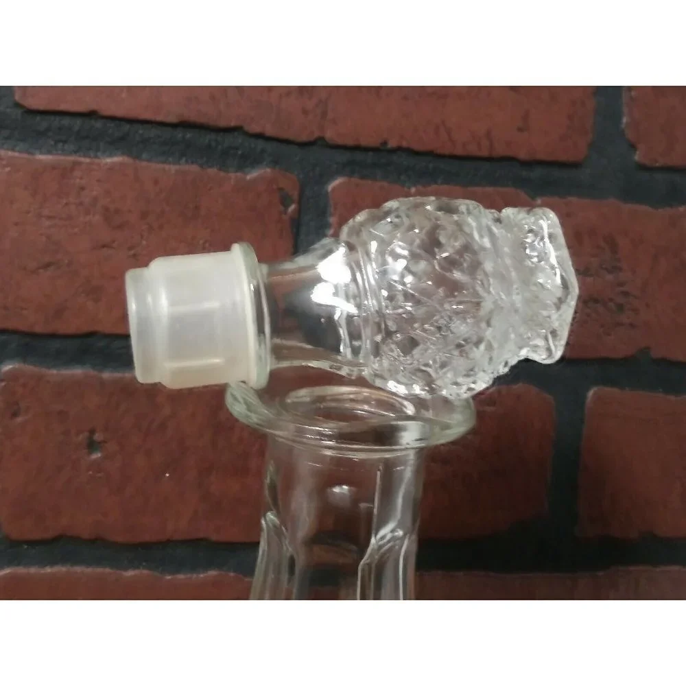Cut Glass Decanter Full cut pattern Clear glass with stopper 15
